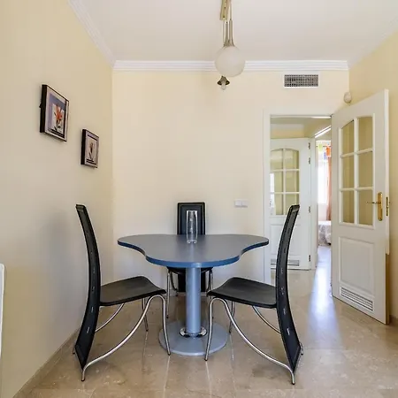 Appartement Cozy 2-bedroom Beachfront Retreat In