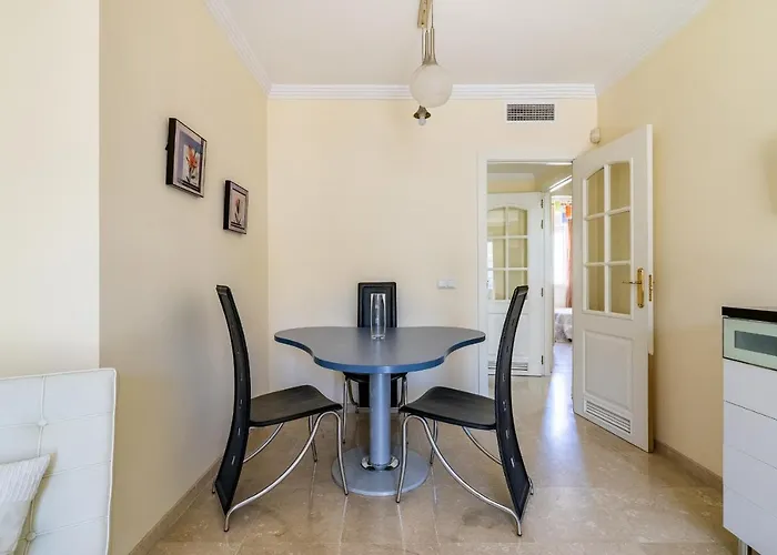 Appartement Cozy 2-bedroom Beachfront Retreat In