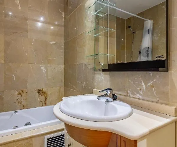 Cozy 2-bedroom Beachfront Retreat In