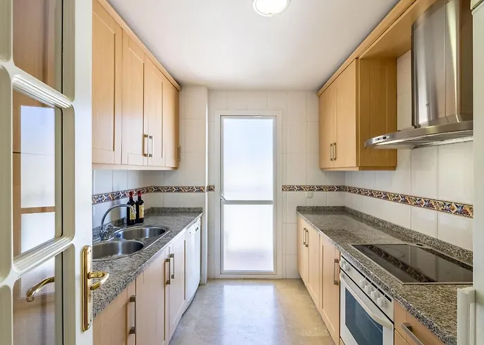 Apartment Cozy 2-bedroom Beachfront Retreat In