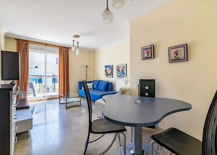 Cozy 2-bedroom Beachfront Retreat In Estepona